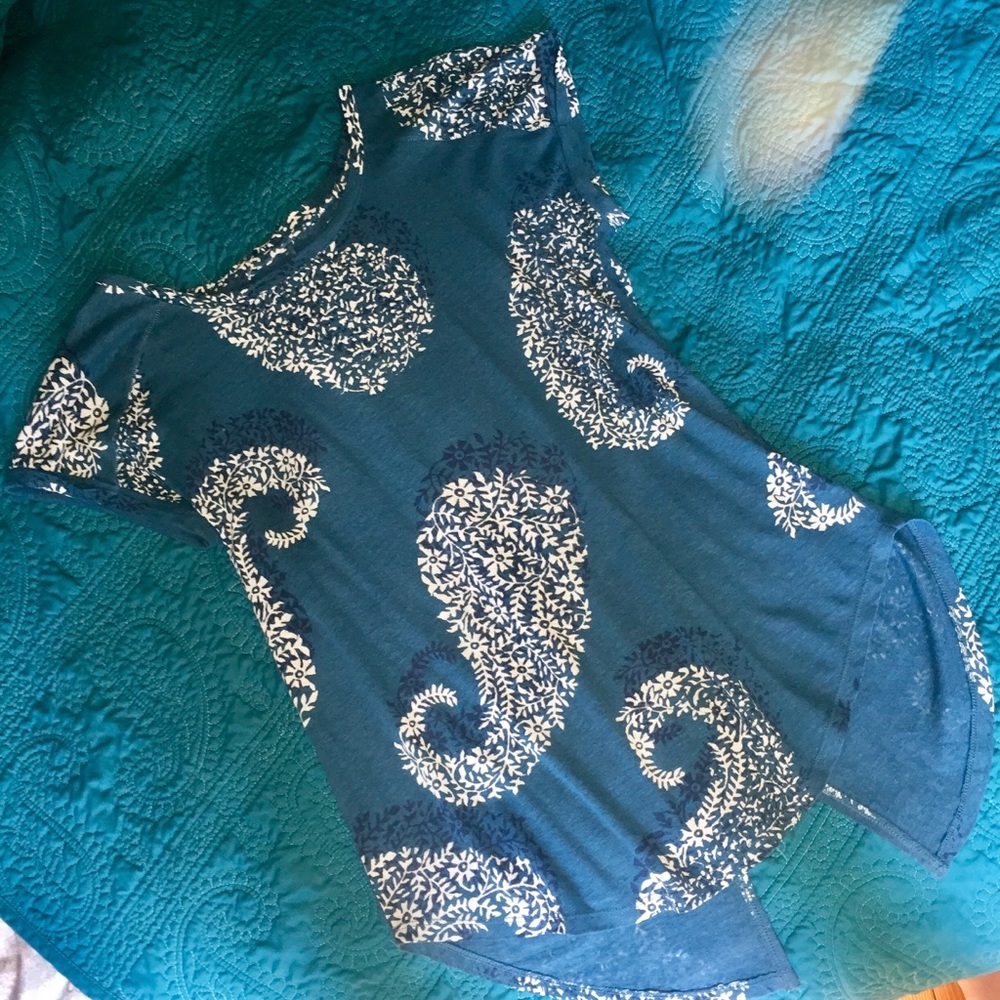 ⭐️3/$12⭐️Lucky Brand Blue/White Paisley Top